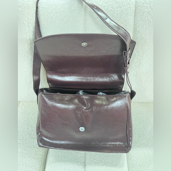 Vintage Chocolate Brown Shoulder Bag | Classic & Elegant - Picture 2 of 16